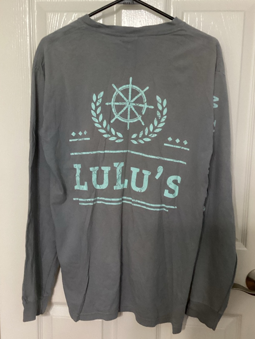 Comfort Colors Grey Lulu’s Long Sleeve Tee Women’s Medium